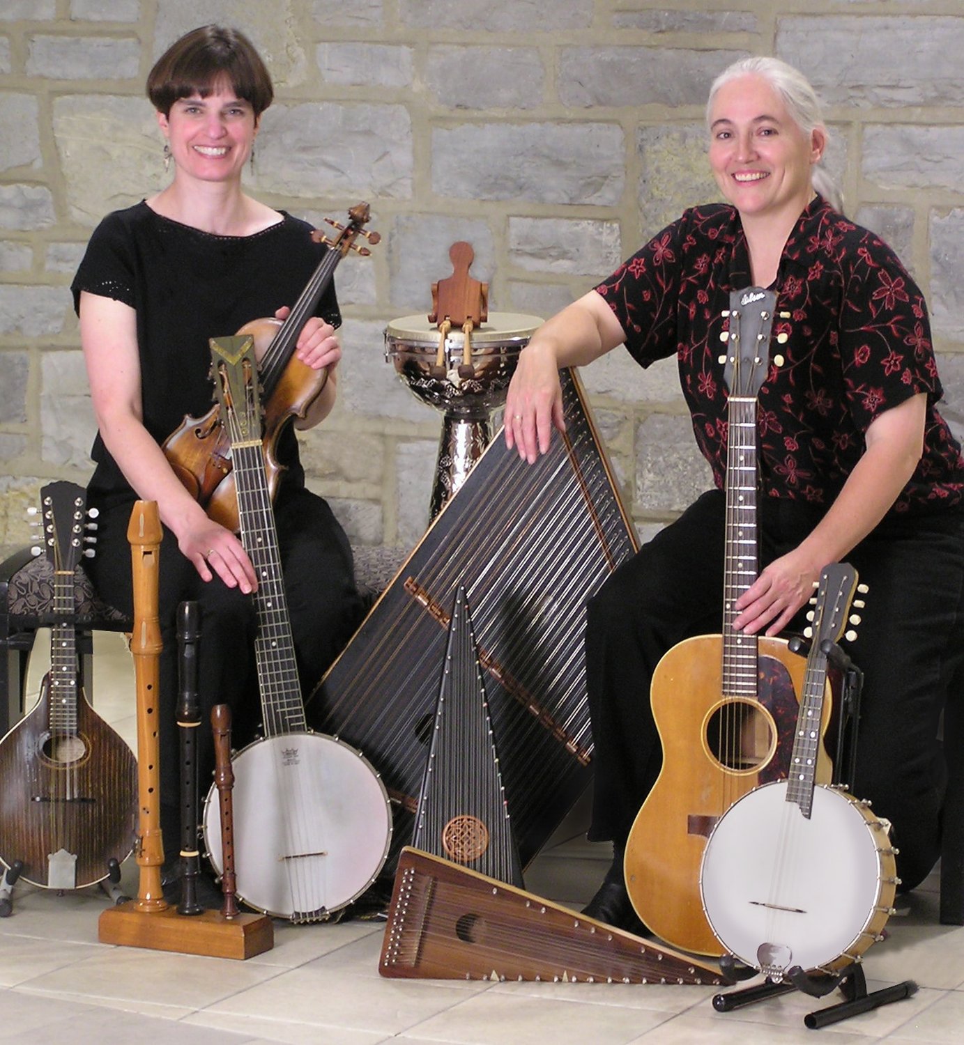 The folk duo Simple Gifts will hold workshops at the Bethany Public Library.